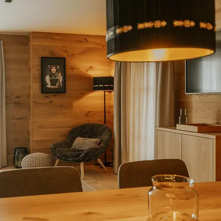 Boutique Chalet Almrausch * Lech am Arlberg